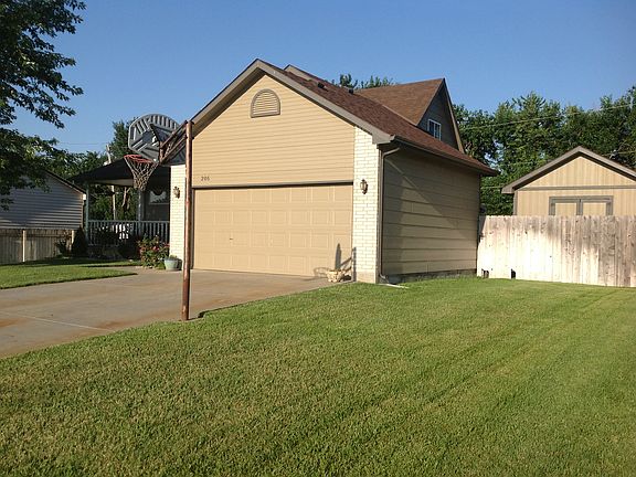 2nd image of 205 S Warren Ave