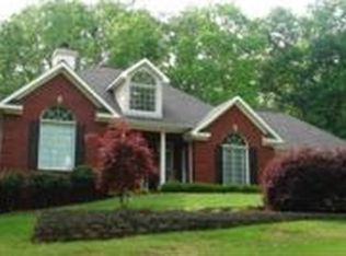 1037 Leenane St, Weaver, AL 36277