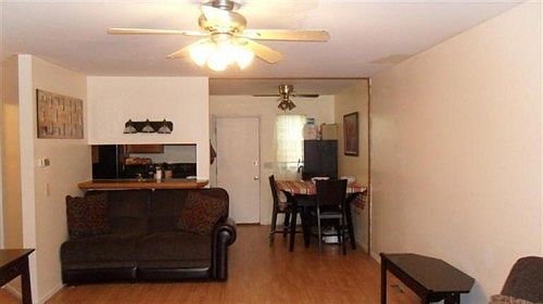 2nd image of 937 Villa View Ct