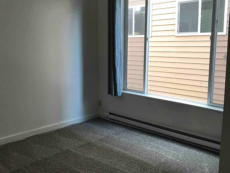 5027 Brooklyn Ave NE #2 — Photo 7