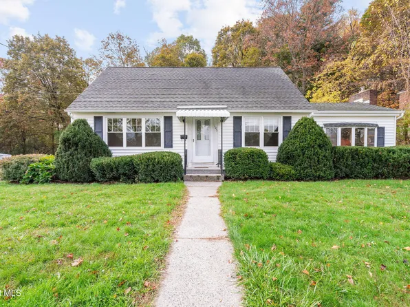 105 Overlook Avenue, Latham, NY 12110