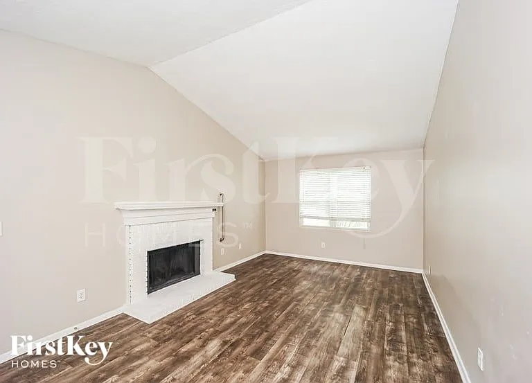 1287 Mill Lake Cir — Photo 3