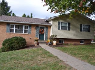 1437 Anderson Ave, Morgantown, WV 26505