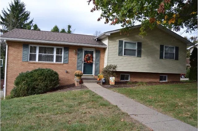 1437 Anderson Ave photo 1