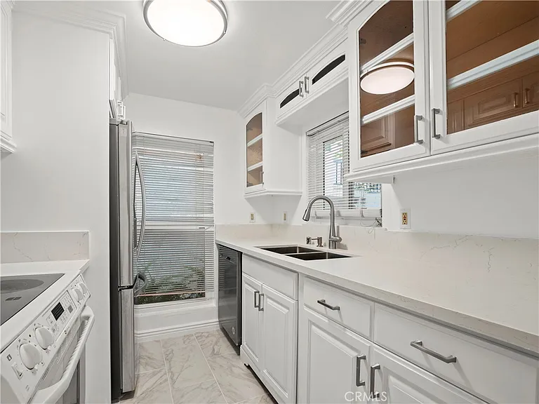 18411 Hatteras St #138 — Photo 7