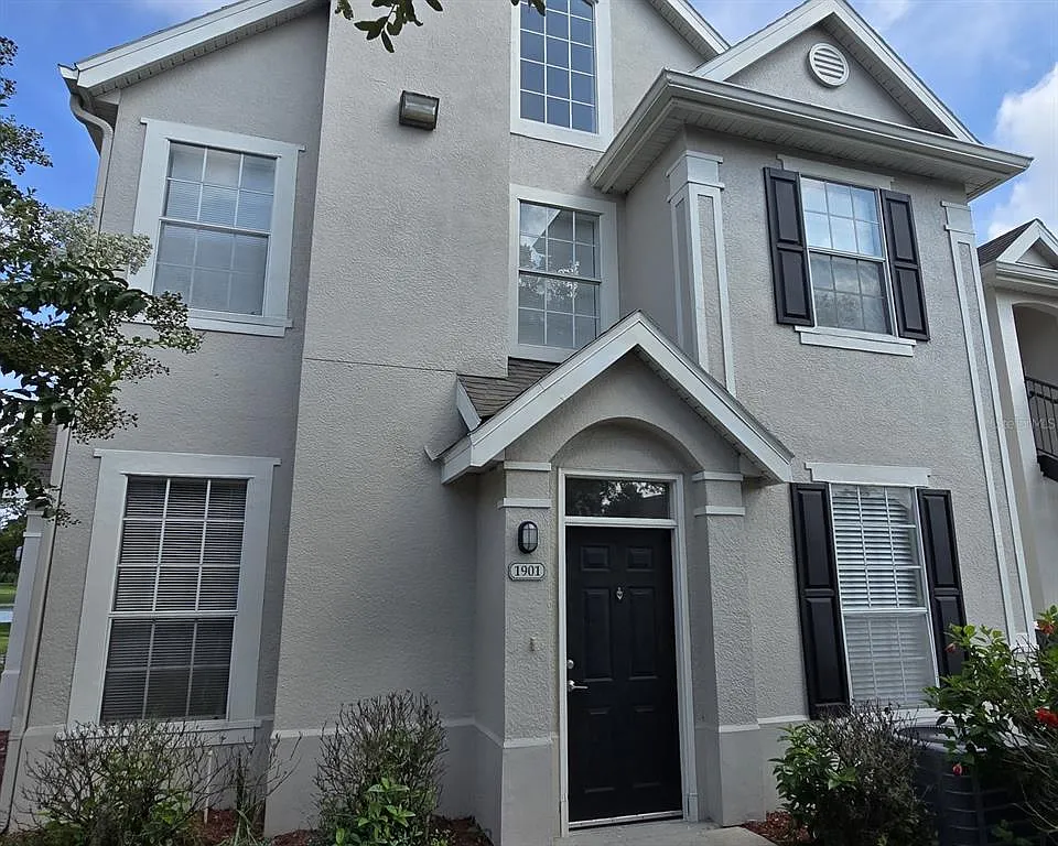 1 bed, 1.0 bath, 776 sqft, $1,595 — Photo 2
