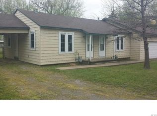409 N Dainty St, Chouteau, OK 74337