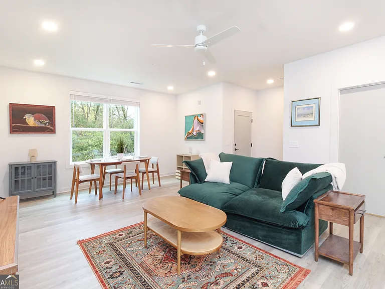 240 Martha Dr #110 — Photo 16