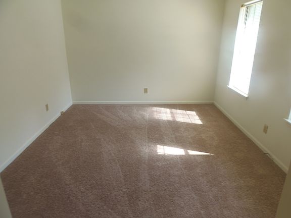 2nd image of 259 Dorchester Manor Blvd