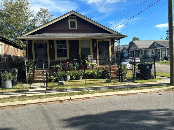 1701-1703 Clouet St, New Orleans, LA 70117