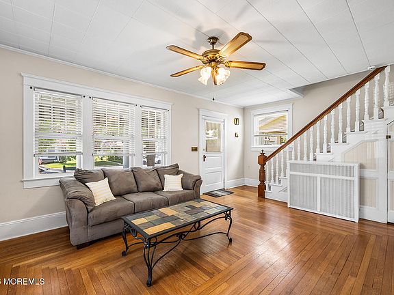 4th image of 615 Overton Place