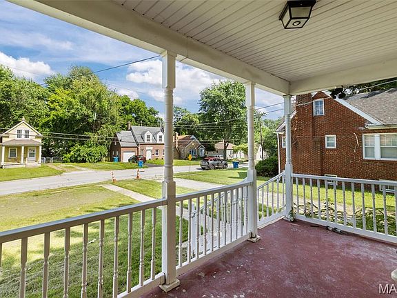 3rd image of 49 N Harvey Ave