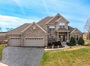 456 Old Orchard Ln, Poplar Grove, IL 61065