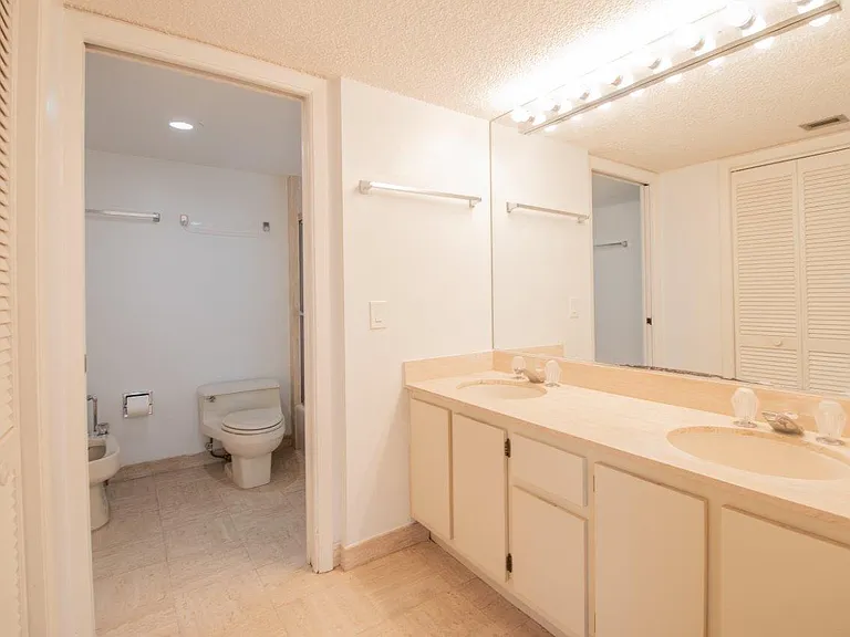 Legacy at Bay Harbor — Photo 14