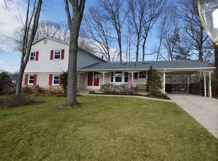 6940 Conservation Dr, Springfield, VA 22153