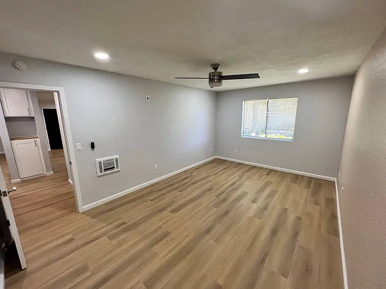 1013 Sunshine Ave #I — Photo 9