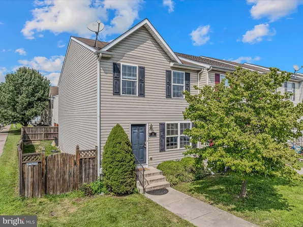 36 Sanford Dr, Bunker Hill, WV 25413