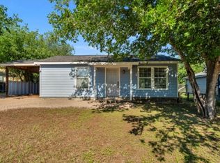 6261 River Oaks Dr, Kingsland, TX 78639