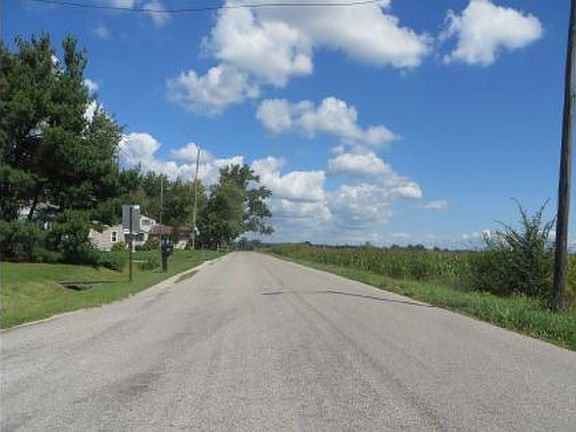 Exterior Neighborhood (street photo)