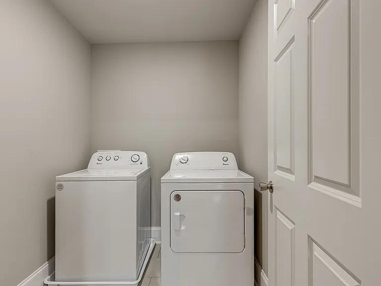 448 Caldwell Dr — Photo 24