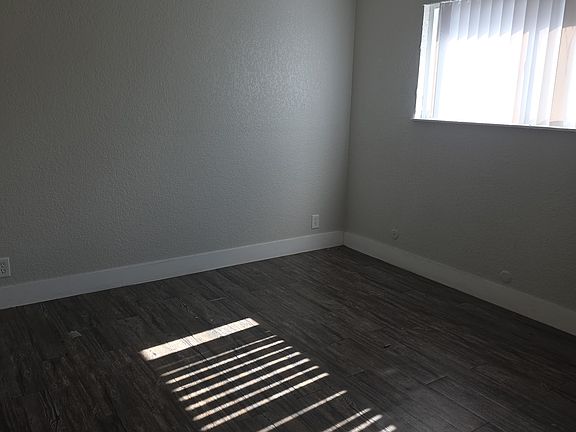 5th image of 4952 Kentfield Rd