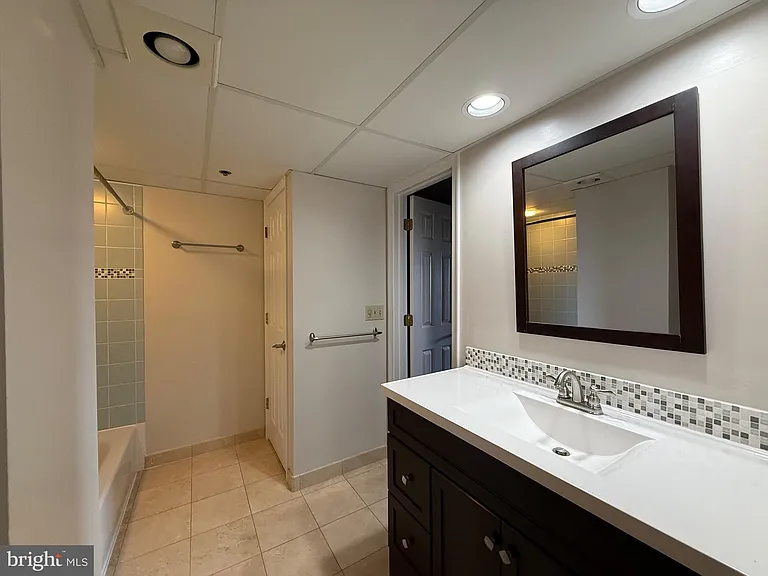 1276 N Wayne St #1205 — Photo 10