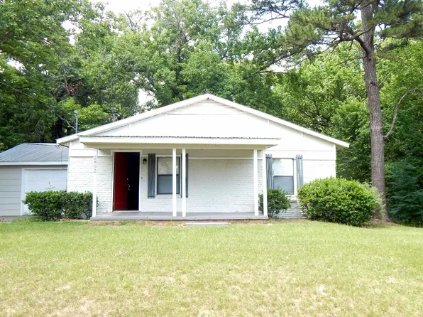 2802 Calloway Rd, Tyler, TX 75707