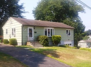 11 Senkow Dr, Groton, CT 06340