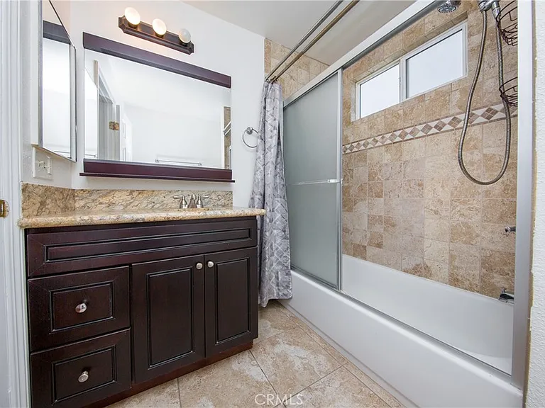11834 Gilmore St #16 — Photo 12
