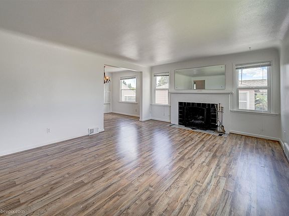 2nd image of 2811 W Heroy Ave