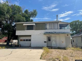 523 13th St, Rawlins, WY 82301