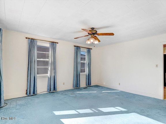 3rd image of 307 Hollybrook Avenue