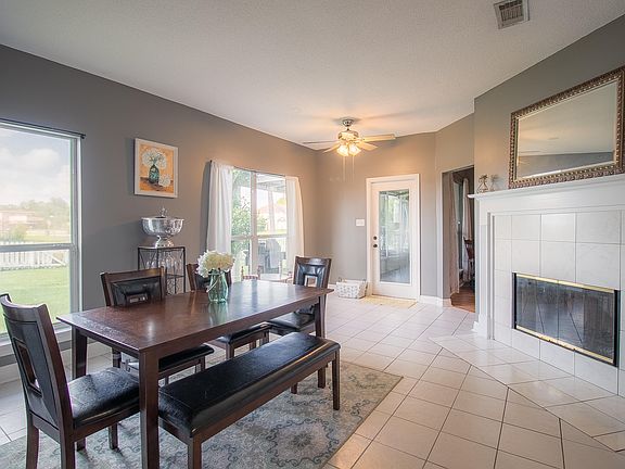4th image of 6 Pine Lake Ct