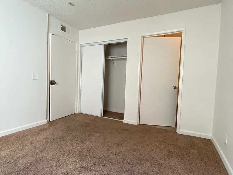 B & B Apartments — Photo 28