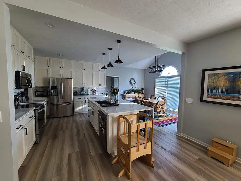 8123 S 104th St — Photo 3