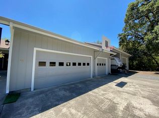 54 Linda Ln, Garberville, CA 95542