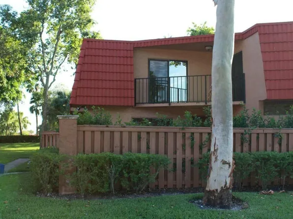 8261 Severn Dr, Boca Raton, FL 33433