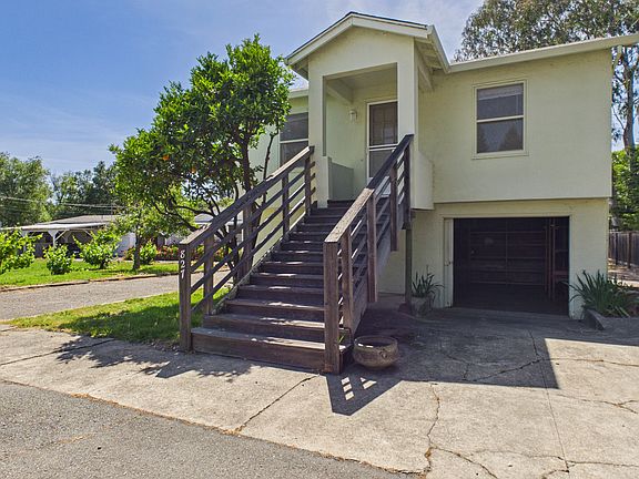 2nd image of 827 Healdsburg Ave