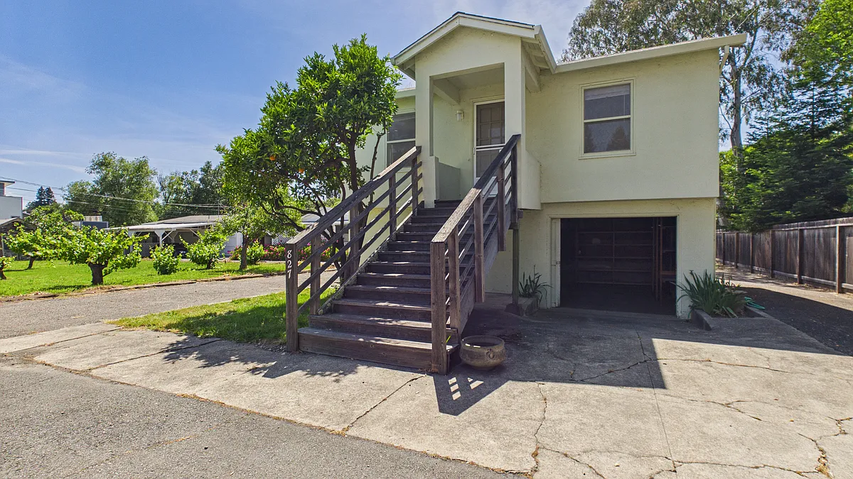 Building Photo - 827 Healdsburg Ave