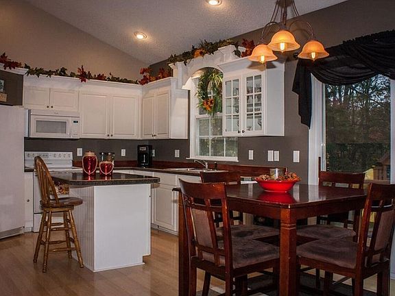 4th image of 6459 Forestside Dr