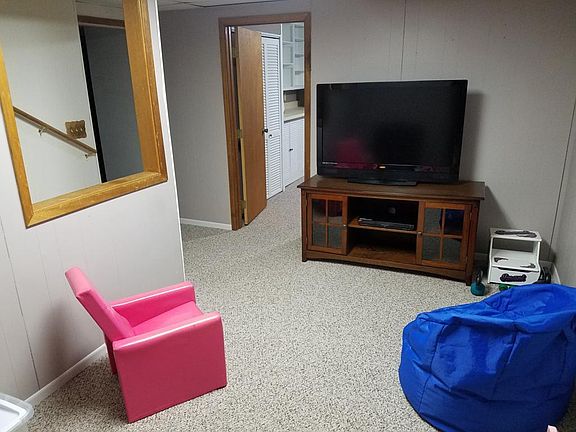 2nd image of 3819 Forest View Ave
