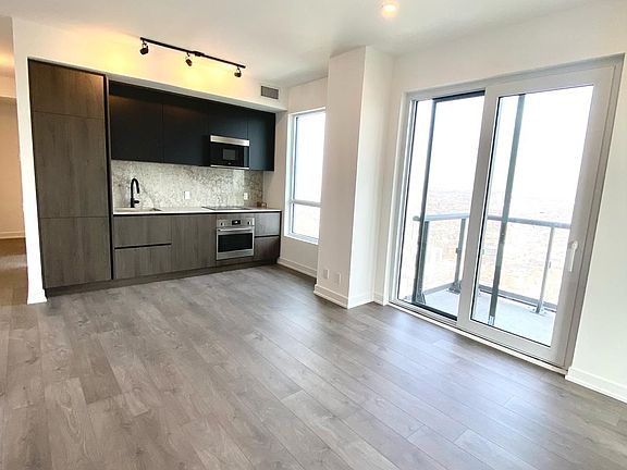 2nd image of 108 Peter St #4902