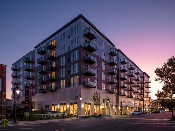 Ellison | 1555 Ellinwood St, Des Plaines, IL