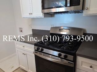 Remodeled 1 Bedroom Upstairs Apartment w/ Garage Parking, Los Angeles, CA 90045