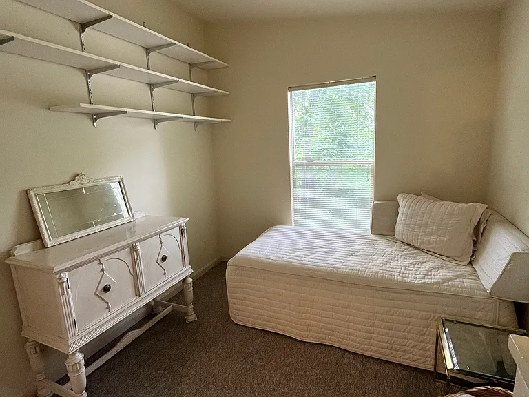 20255 Longview Dr — Photo 7