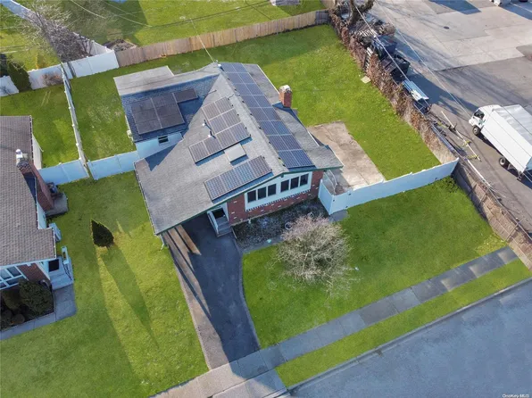 3520 Courtney Lane, Bethpage, NY 11714