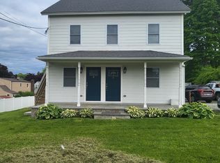 51 Lake Ave #B, Trumbull, CT 06611