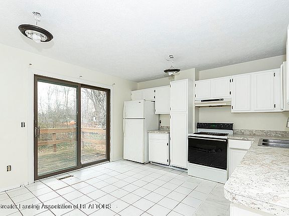 3rd image of 1530/1532 Burcham Dr