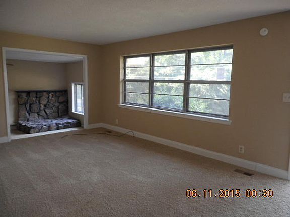 3rd image of 3716 Shamrock Dr