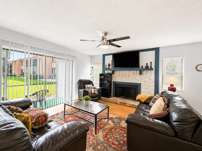 115 Lakeview Way #115 — Photo 8